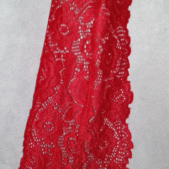 Mancyfit deep plunge red lace halter bodysuit - Picture 4 of 4